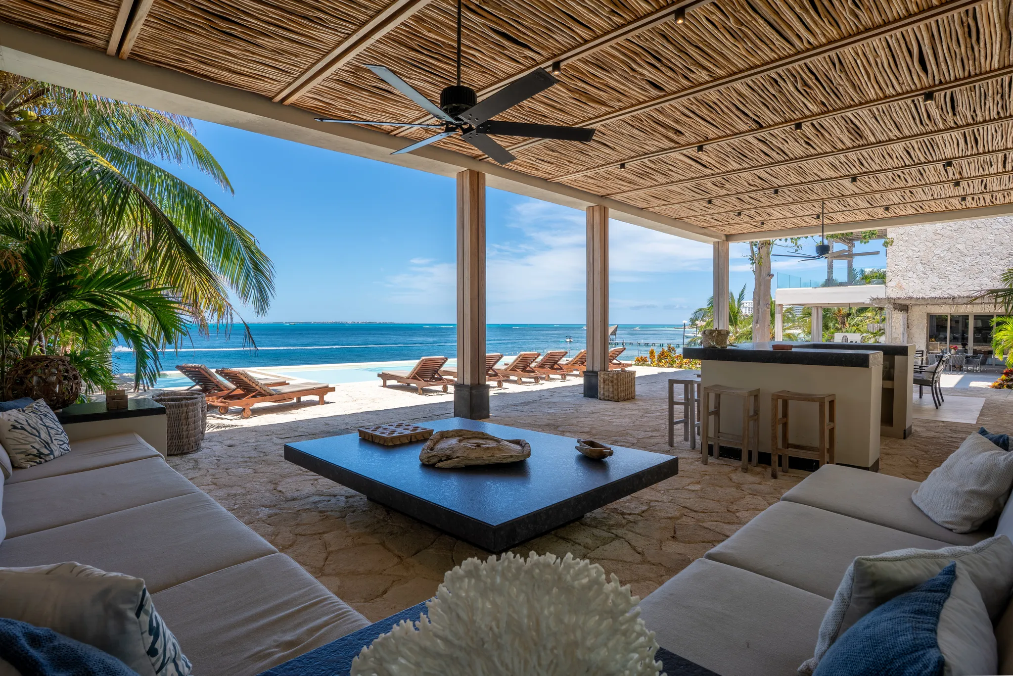 Día de la Raza in Cancún 2026: Long Weekend Villas for Big Groups