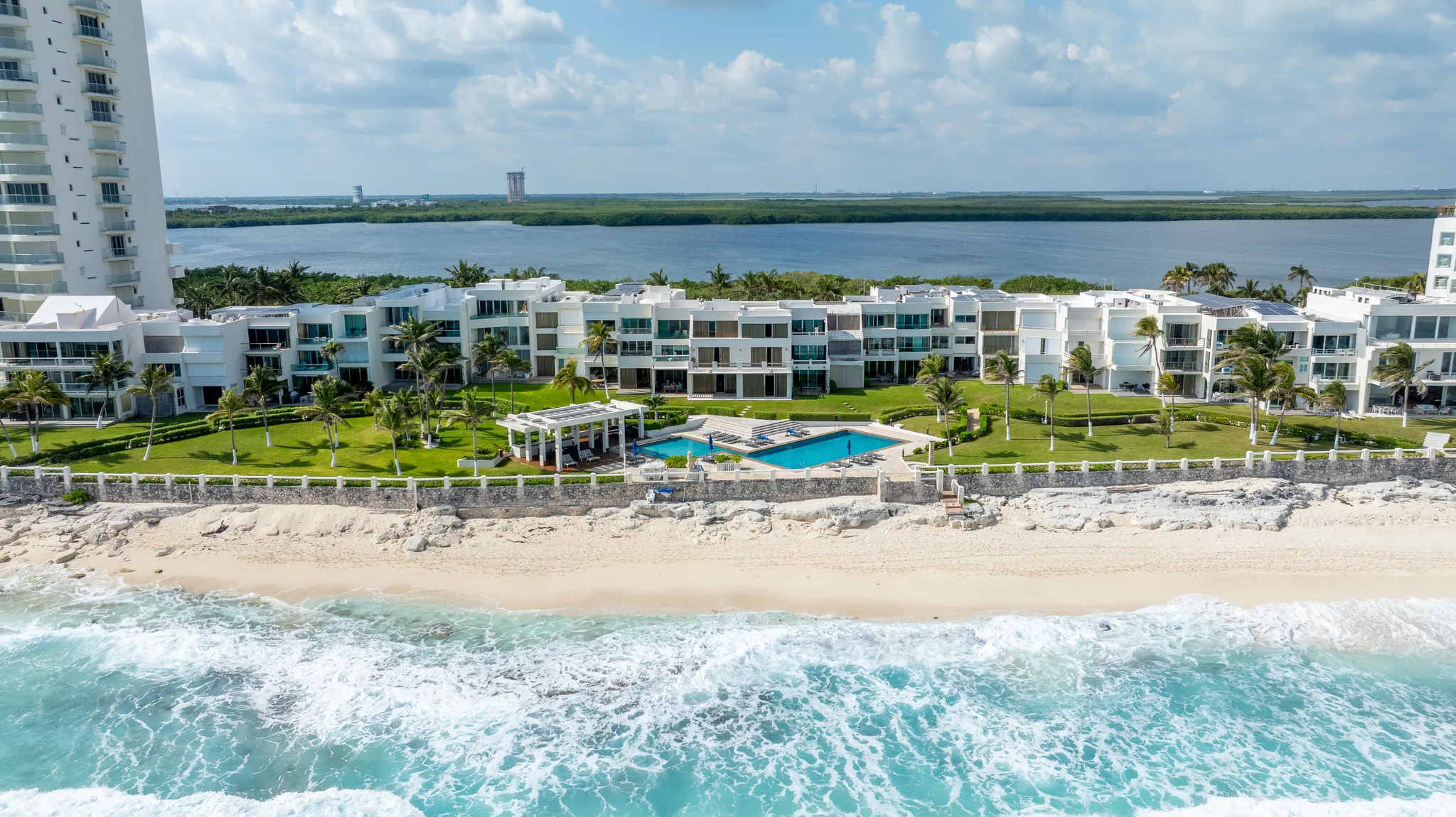 Villas Nizuc Cancún: Best Beachfront Luxury Rentals for Large Groups