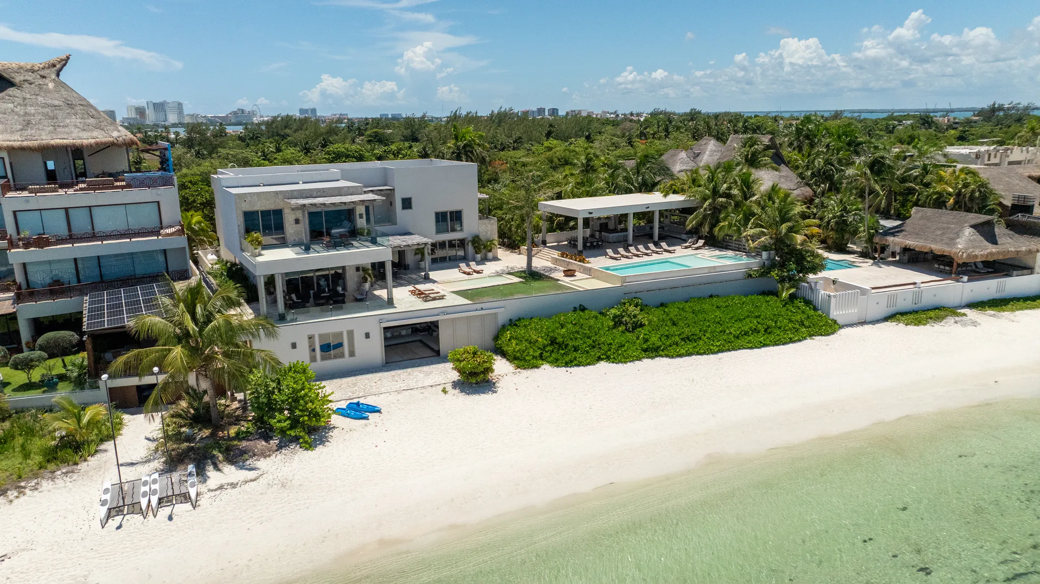 Labor Day Weekend in Cancún 2026: Last-Minute Beachfront Villas for Groups