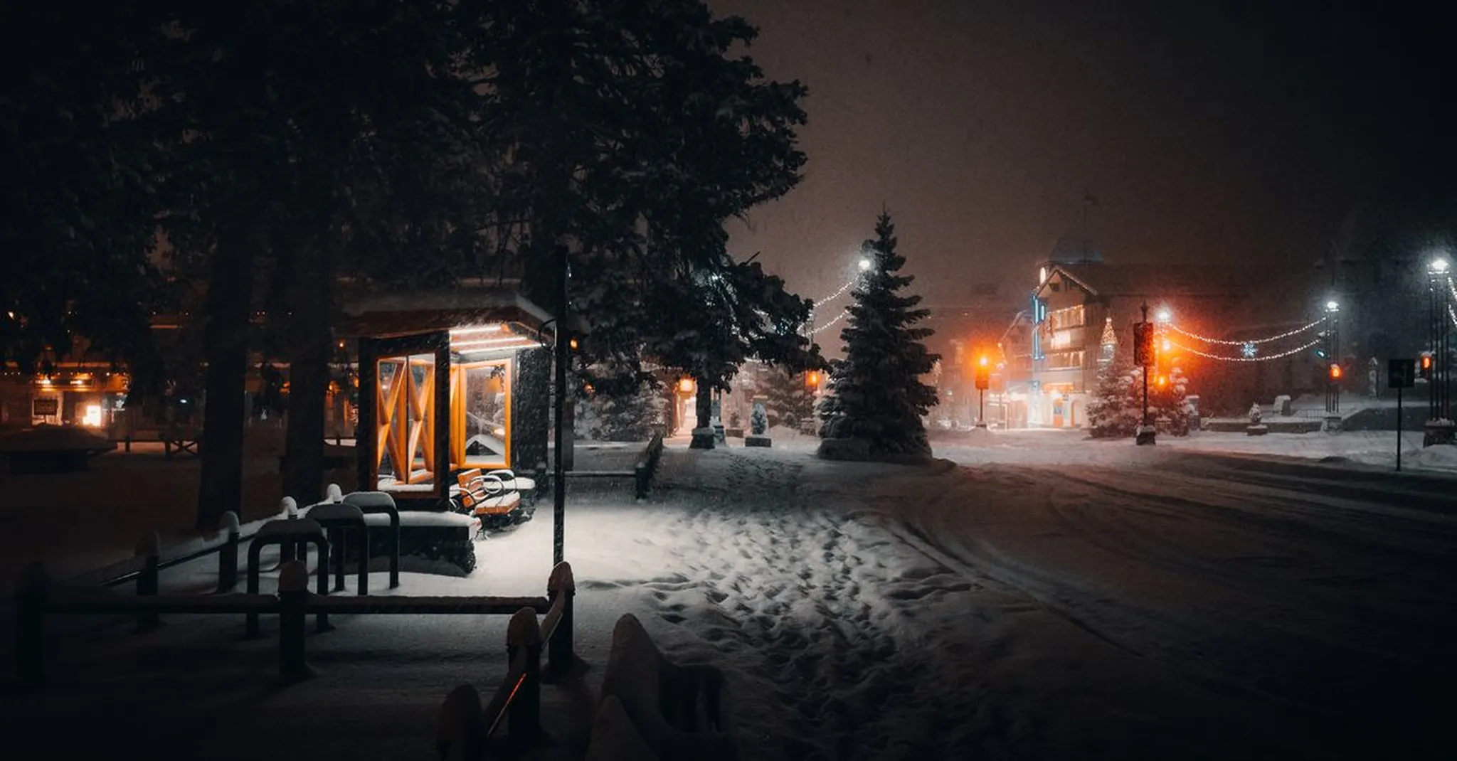 Castle Rock Starlighting 2026: Where to Stay for the Town's Festive Kickoff