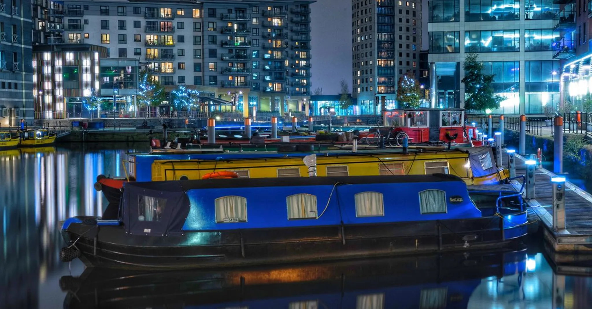 Matlock Bath Illuminations 2026: Derbyshire's Illuminated Boats and Where to Stay