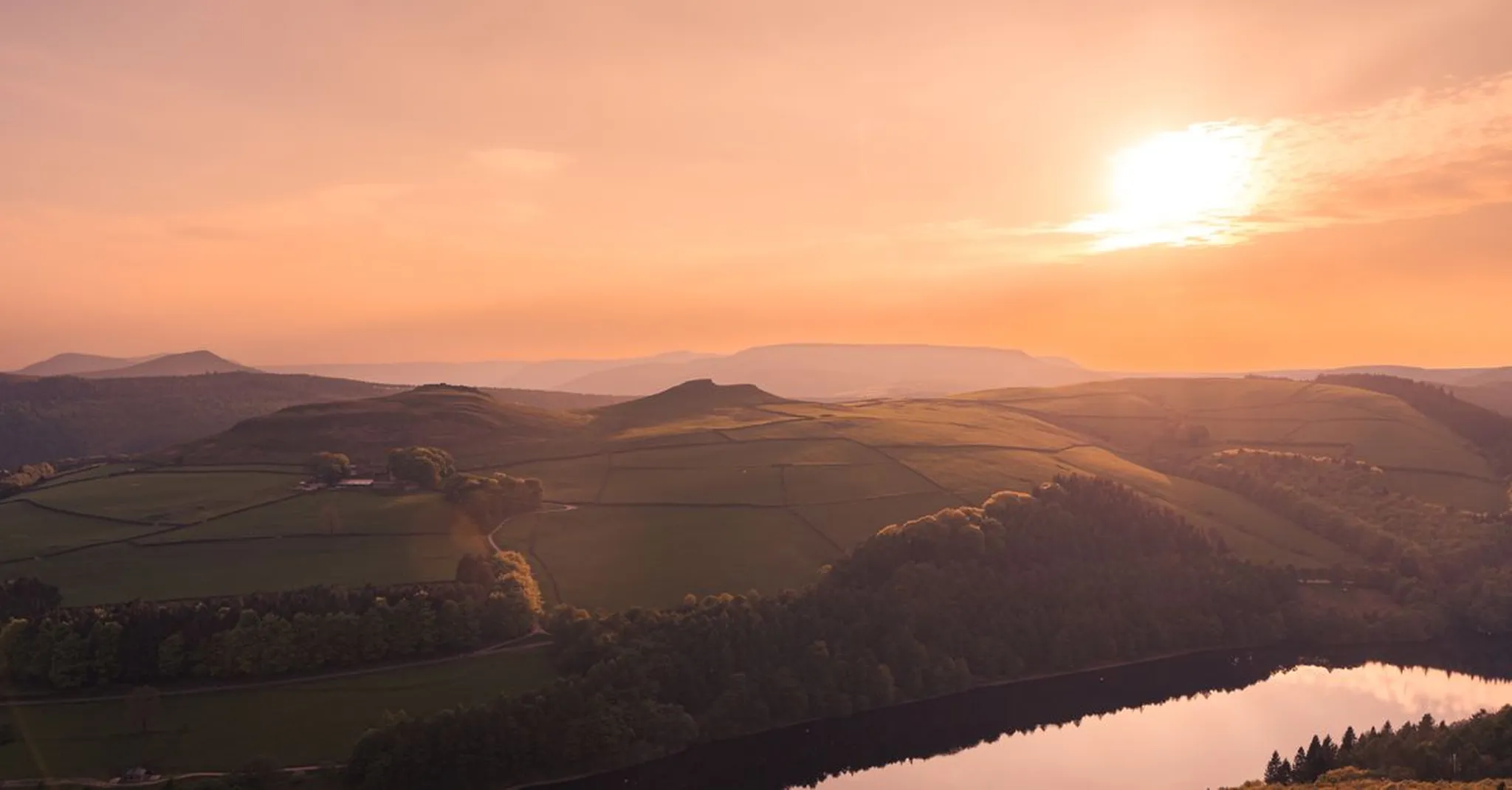 Pavilion Gardens Buxton September 2026: Peak District Days Out and Where to Stay