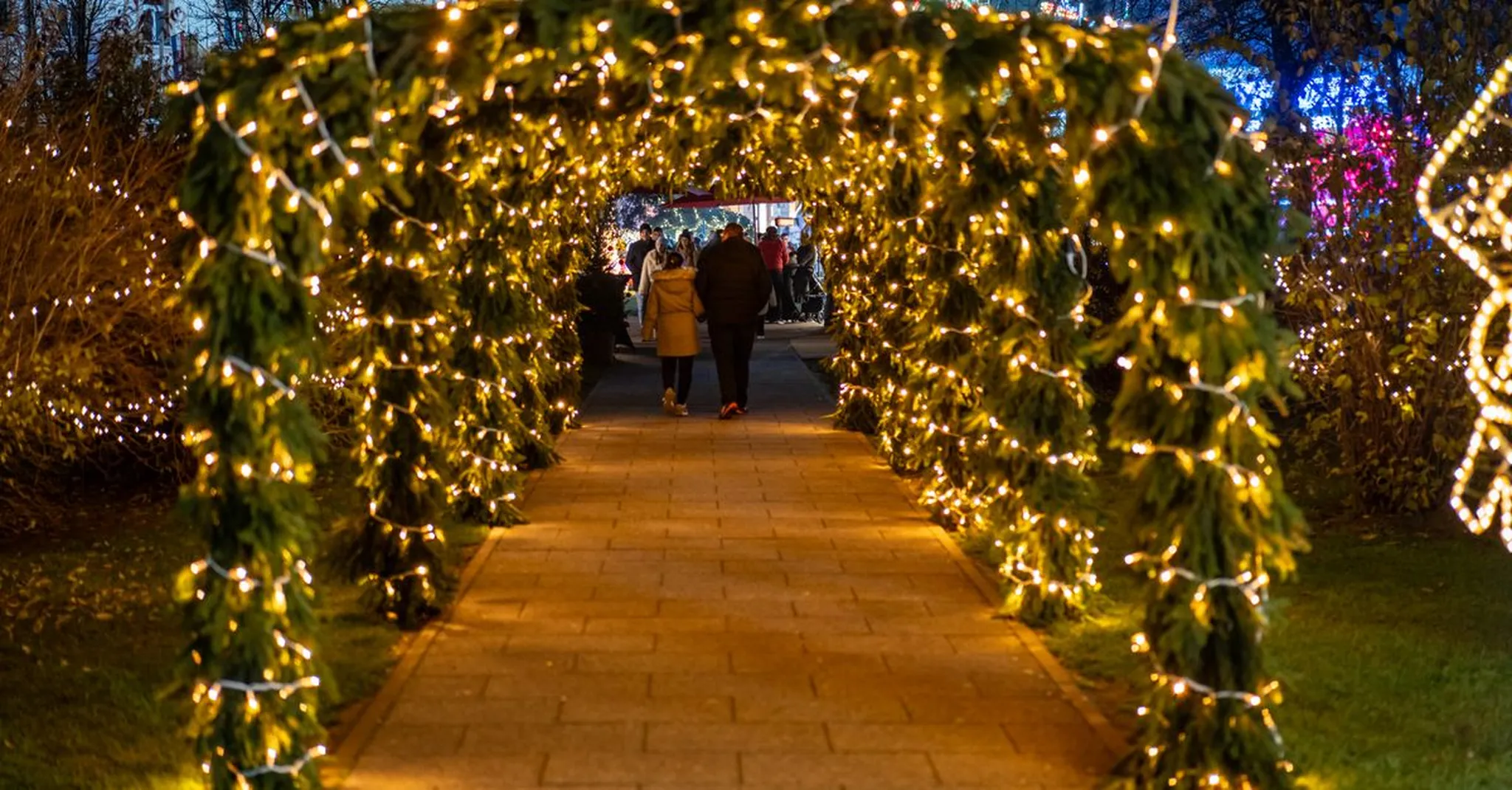 Castleton Christmas Lights 2026: Peak District Festive Village Breaks