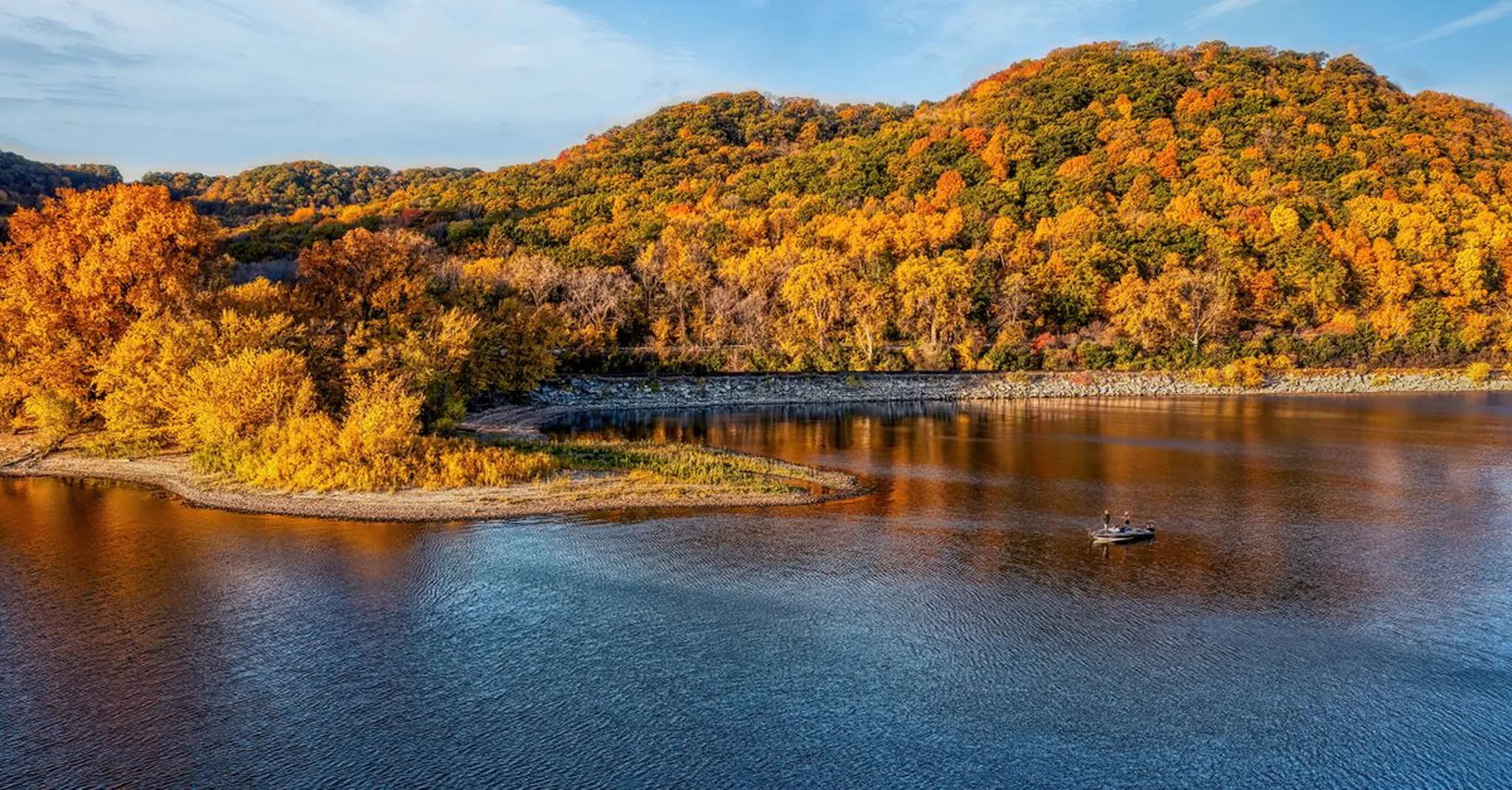 Fall Fishing on Lake LBJ 2026: Cooler-Weather Bass & Catfish Getaways