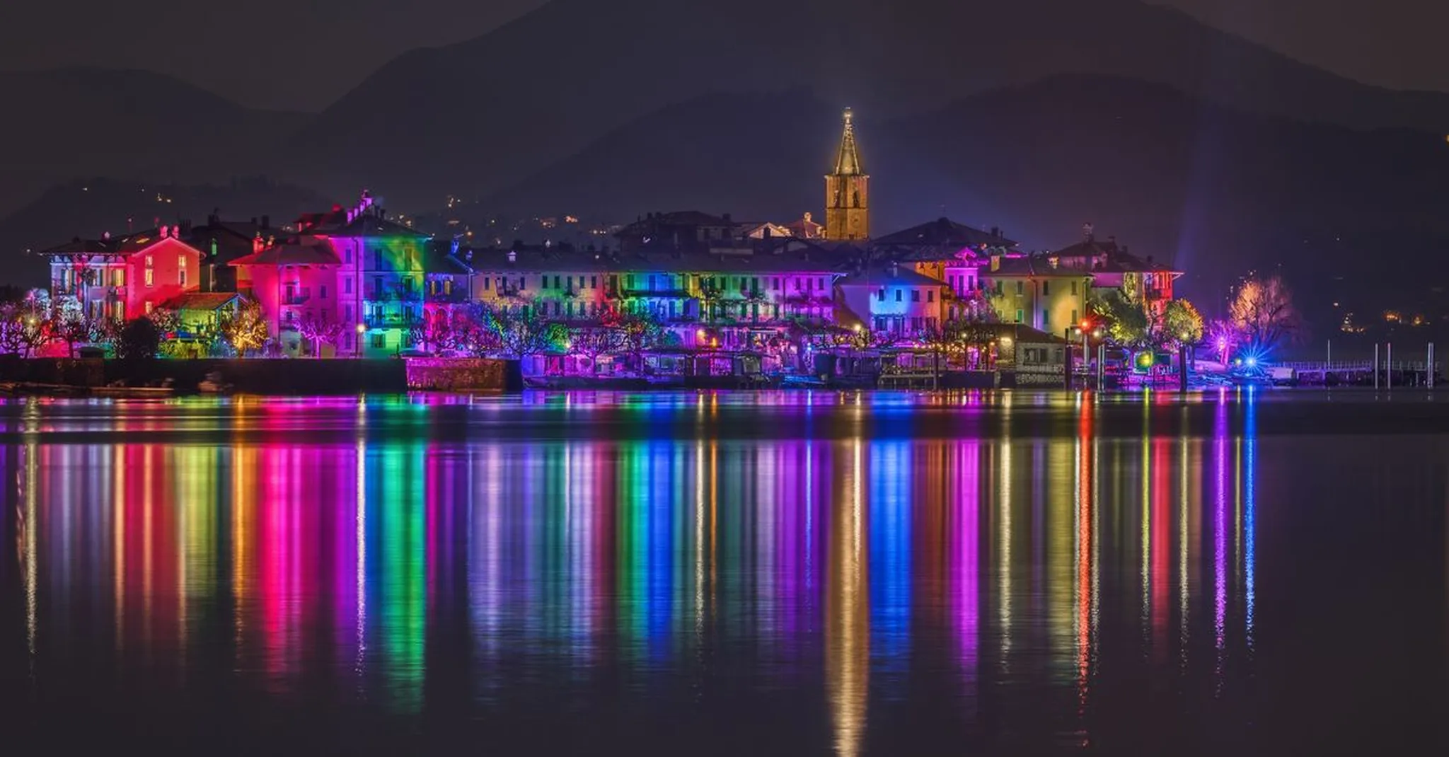 Marble Falls Walkway of Lights 2026: Lakeside Stays Near the Festivities