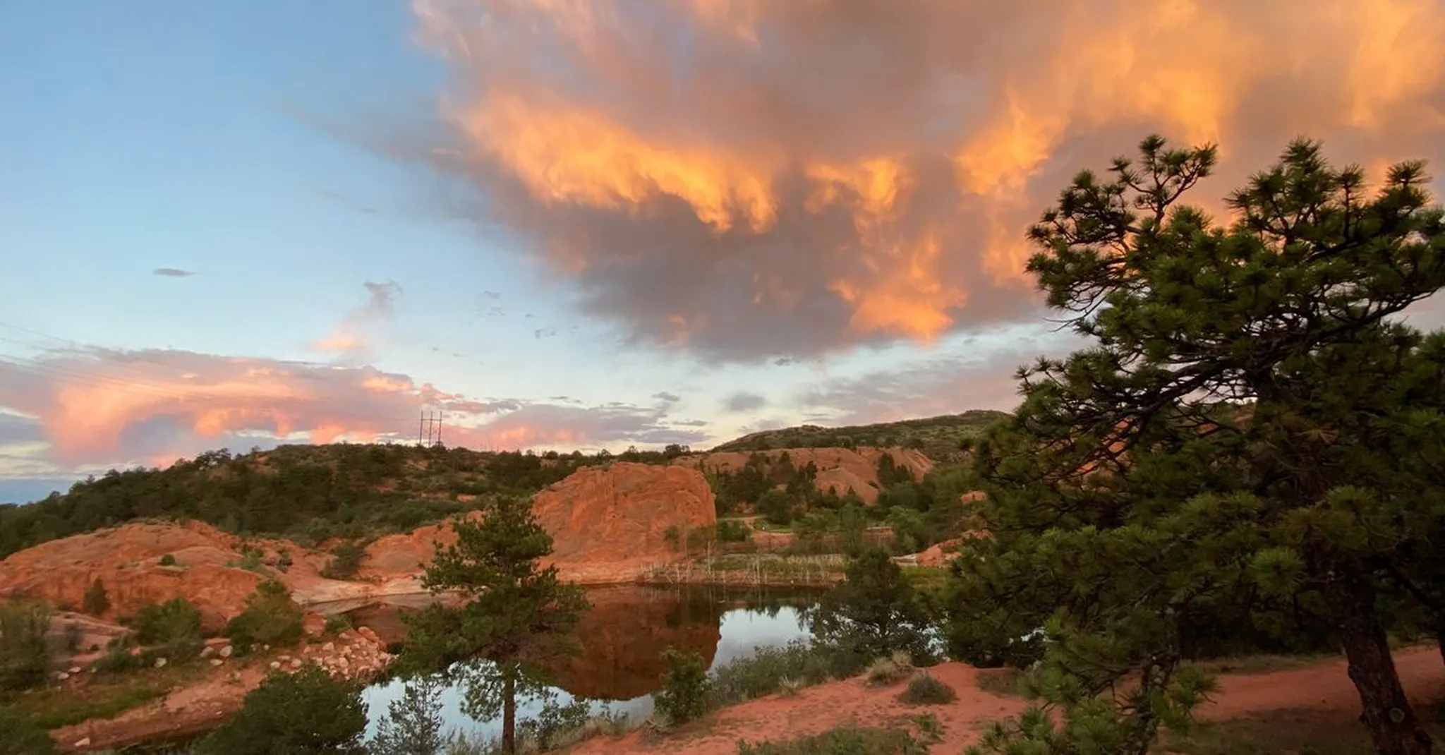 Manitou Springs Late Summer 2026: Mineral Springs, Arts & Where to Stay