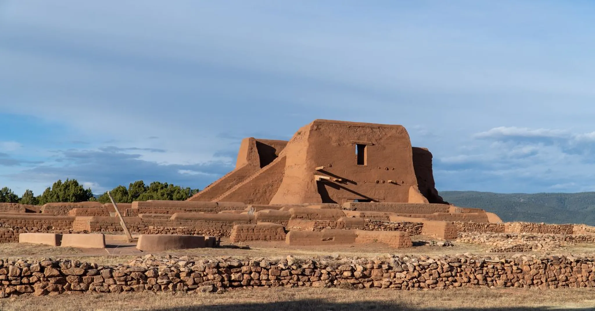 Indigenous Peoples' Day in Santa Fe 2026: Museums, Culture & Where to Stay
