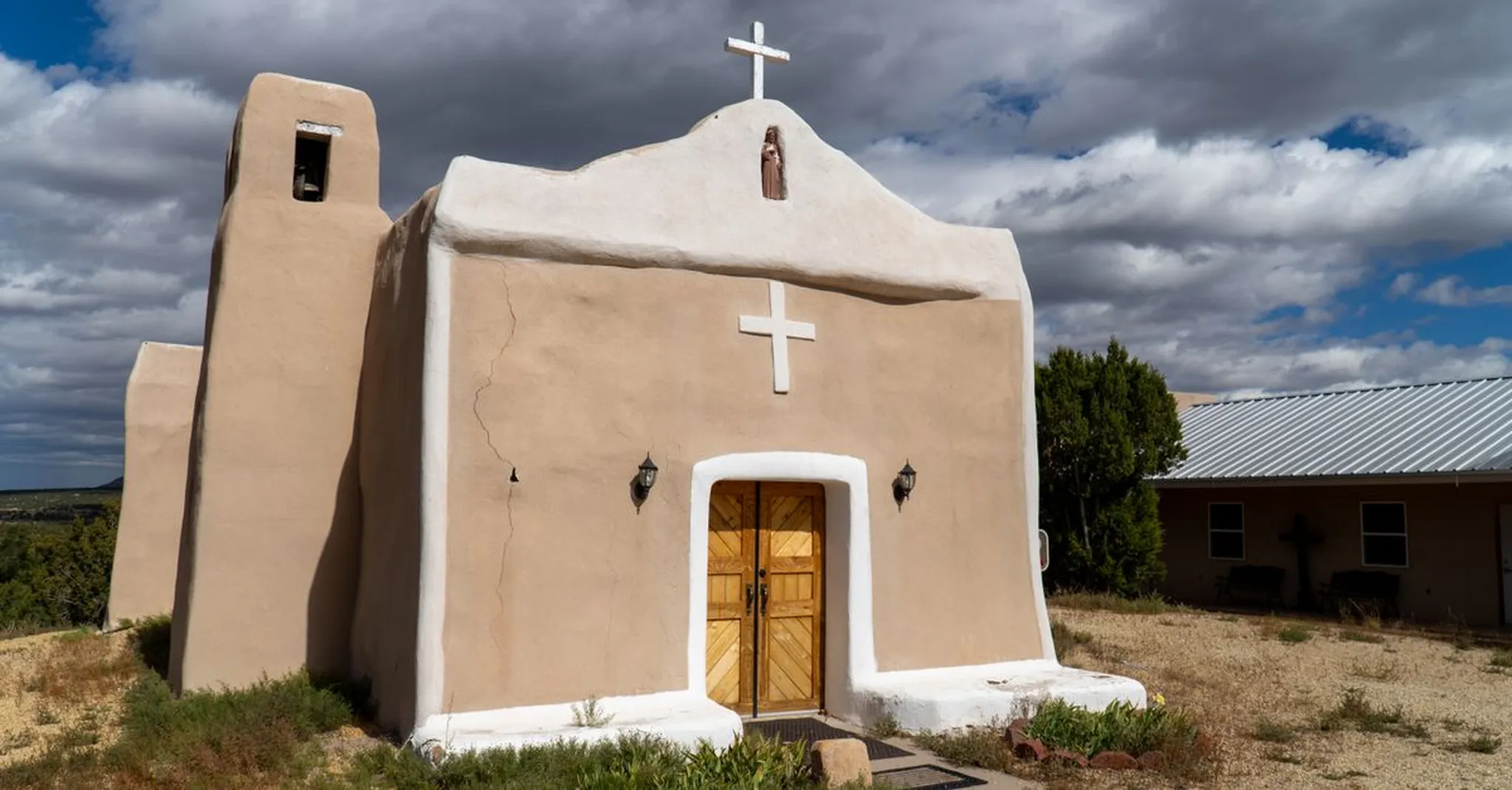 https://storage.googleapis.com/hostai-booking-prod-photos/clients/santafepropertysolutions/blogs/covers/f0125b7f-335f-4229-bf7f-ee516a21fd80.jpg