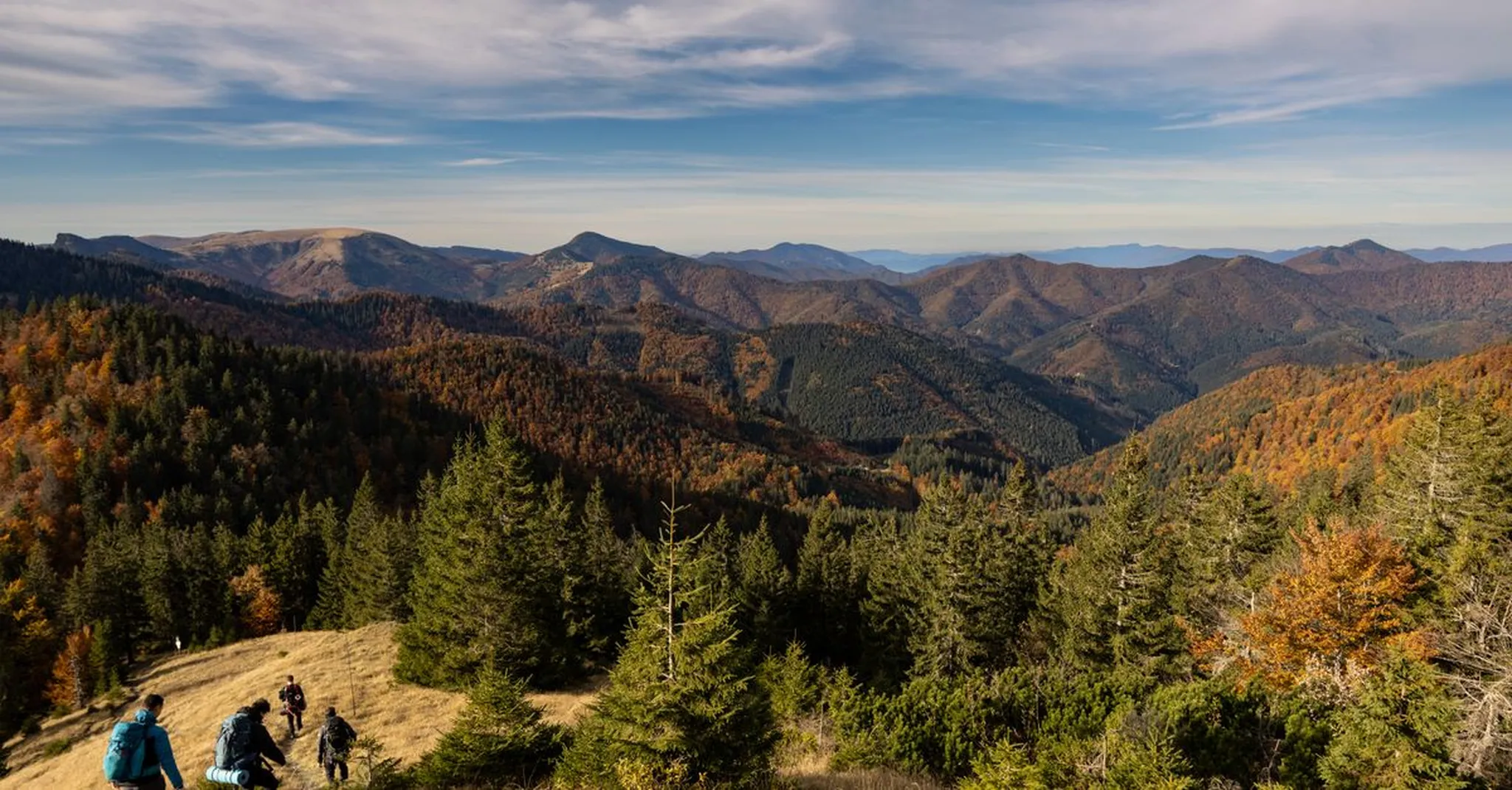 Fall Getaways to Olympic Valley 2026: Palisades Hikes & Cozy Stays