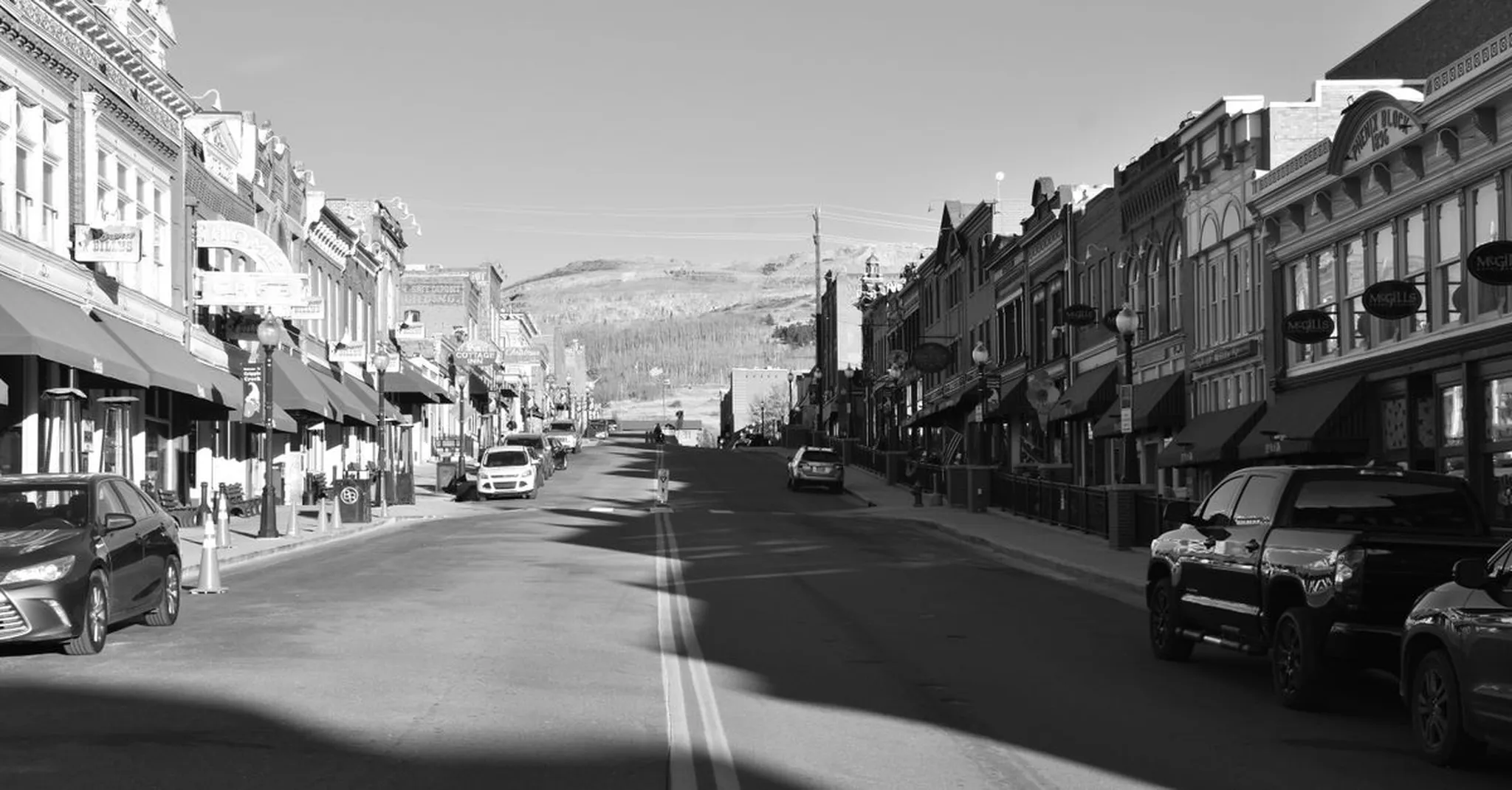 Small Business Saturday in Truckee 2026: Shop Local Downtown & Cozy Cabin Stays