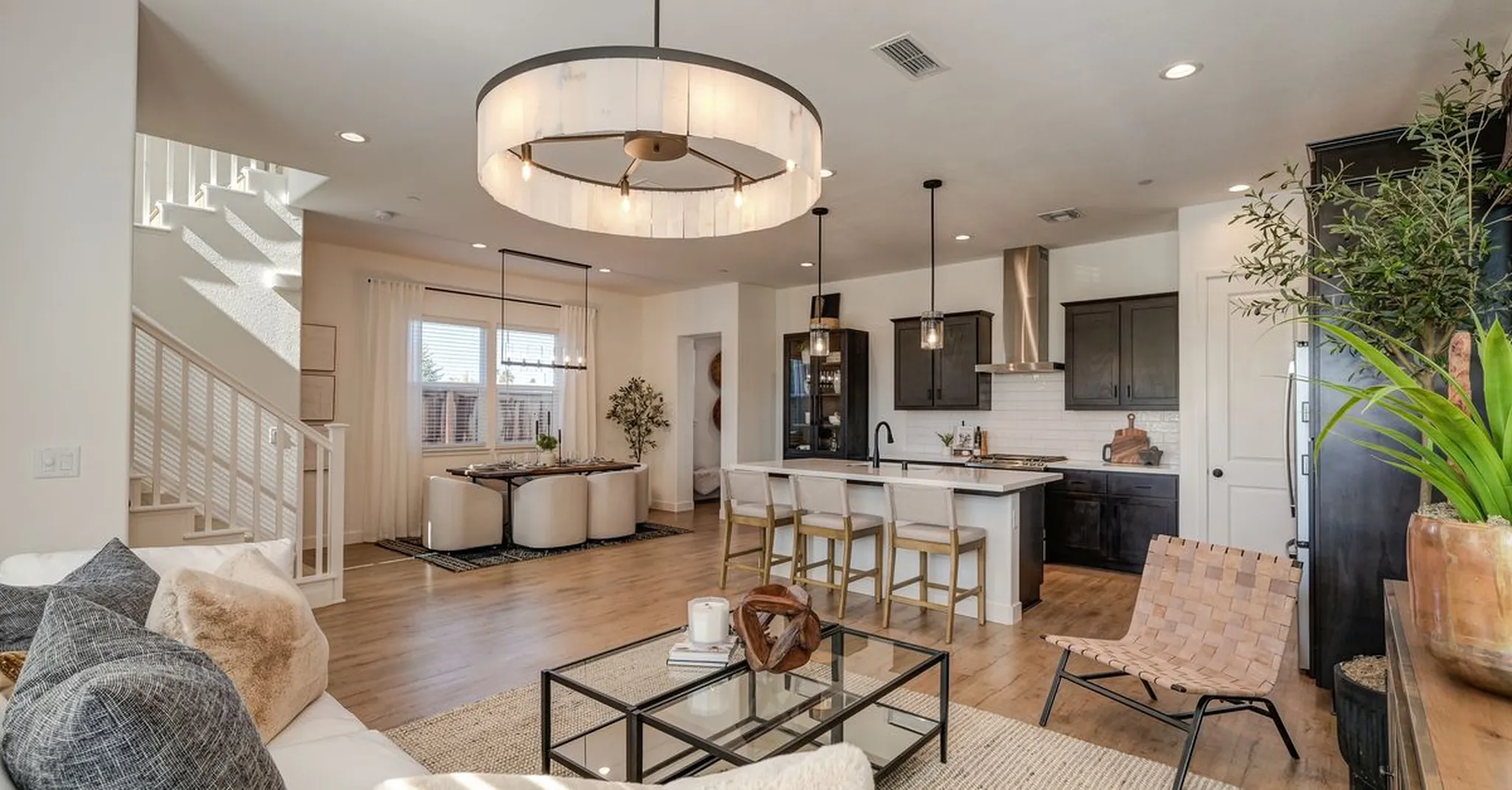 Extended Stays in Las Vegas: Monthly Condo Rentals with Full Kitchens