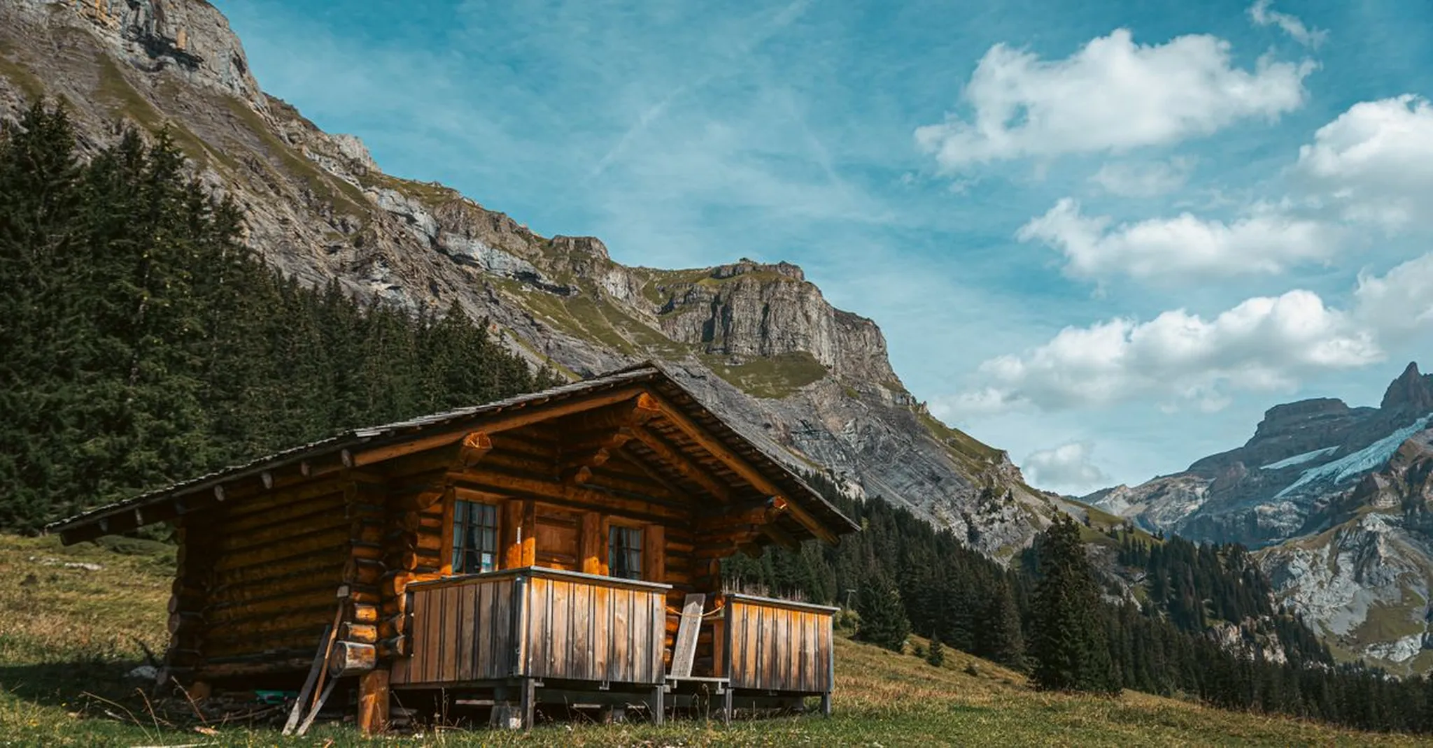 Sevierville Log Cabin Rentals: Cozy Wood-Beam Stays for 2026