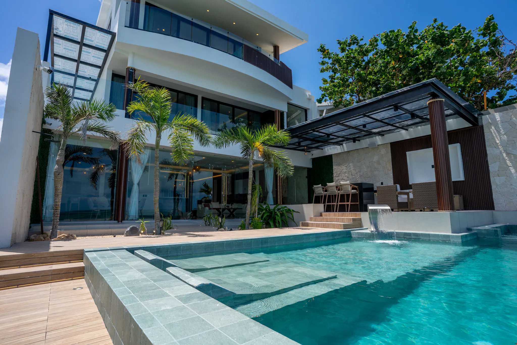 Mother's Day 2026 in Cancún: Luxury Villas for a Multigenerational Getaway