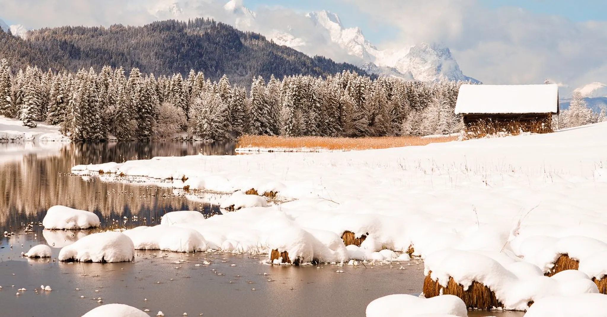 Oconee SC Mountain Rest in Winter 2026-27: Waterfalls, Lake Jocassee and a Cabin Stay