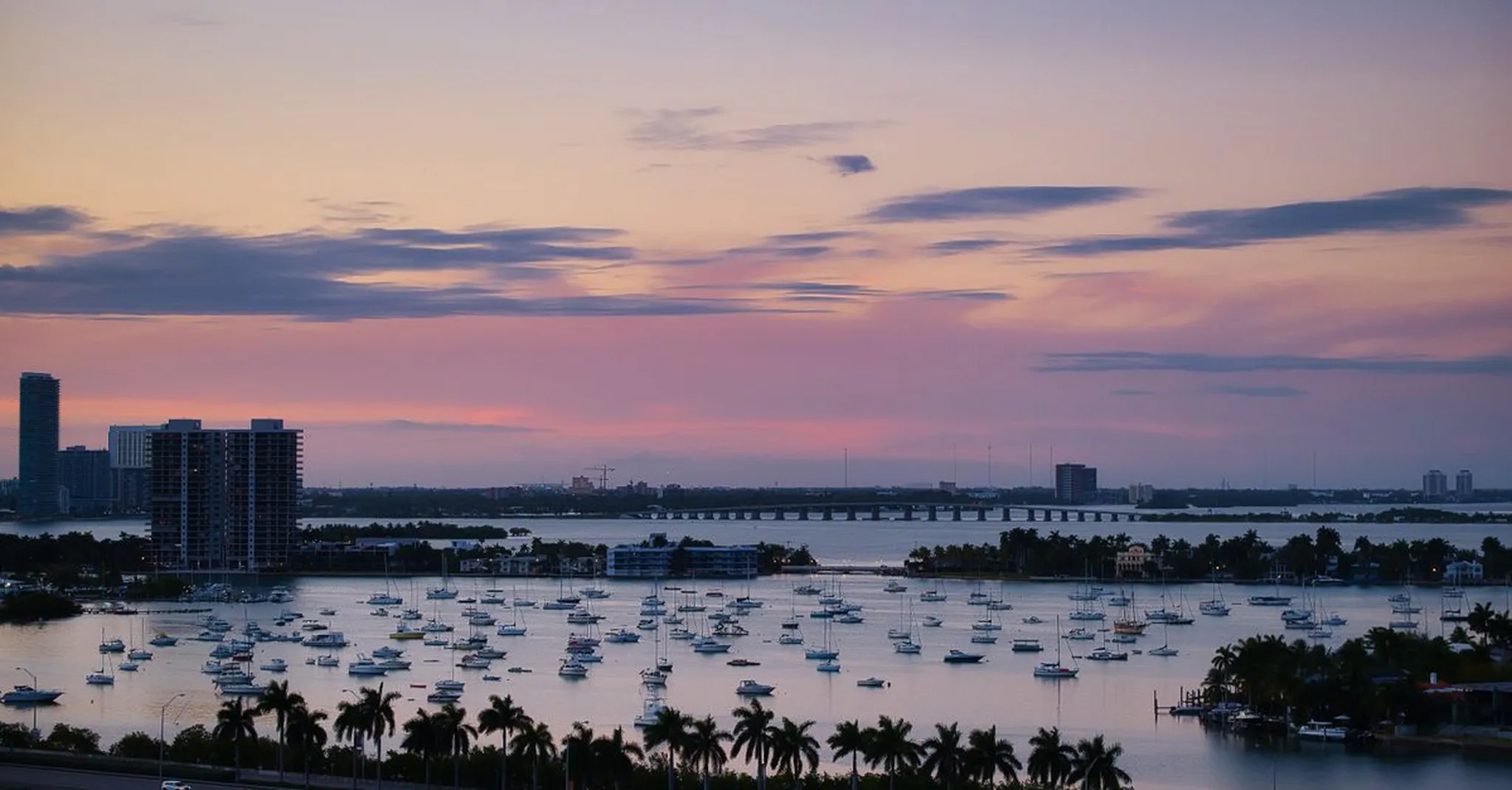 Rooftop Bars & Sunset Drinks Near Collins Park: A South Beach Night Guide