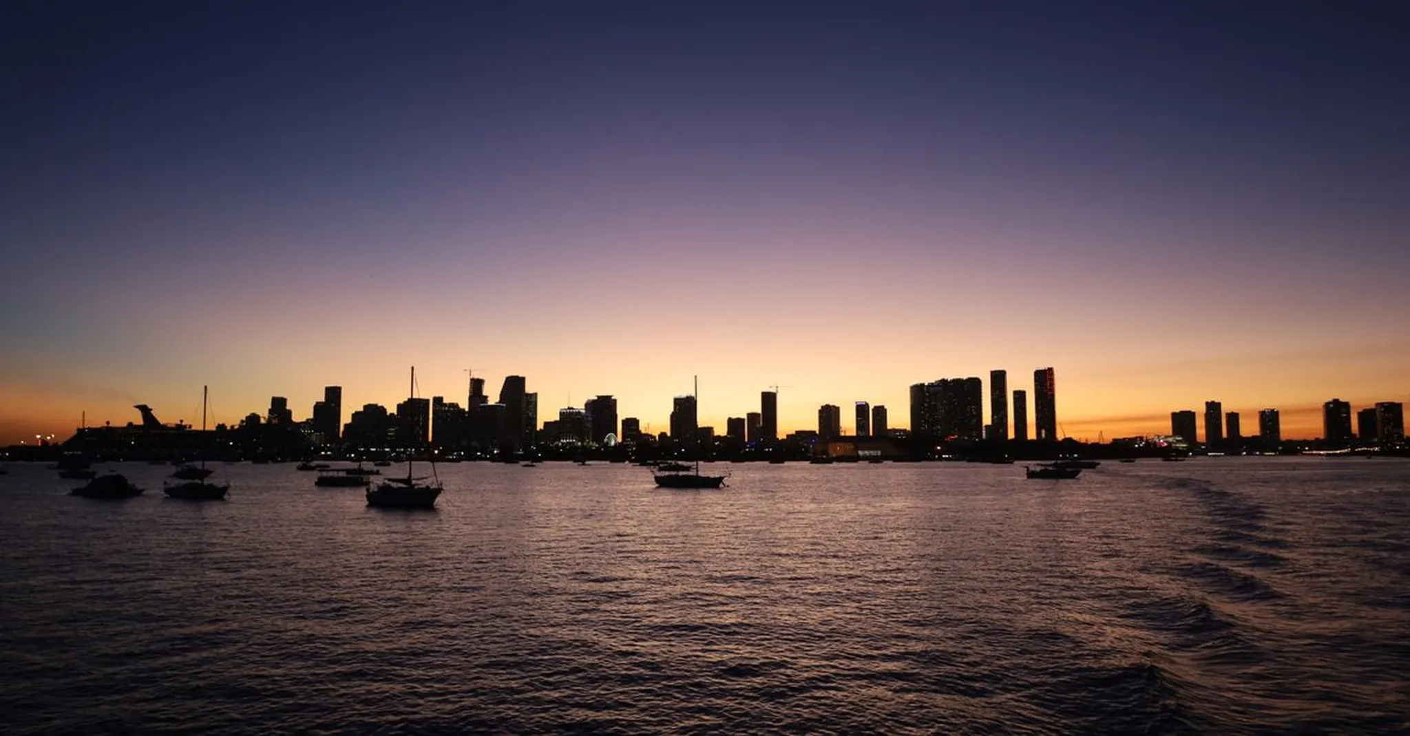 https://storage.googleapis.com/hostai-booking-prod-photos/clients/southbeachluxuryvacationrentals/blogs/covers/9d9e1206-1f77-44b4-8460-8d9881faa762.jpg