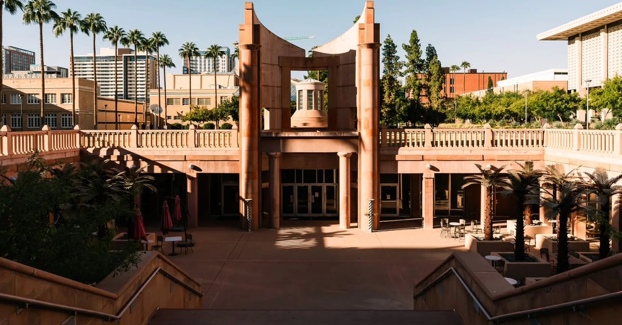 Where to Stay in Scottsdale: Old Town vs Fashion Square Neighborhoods 2026