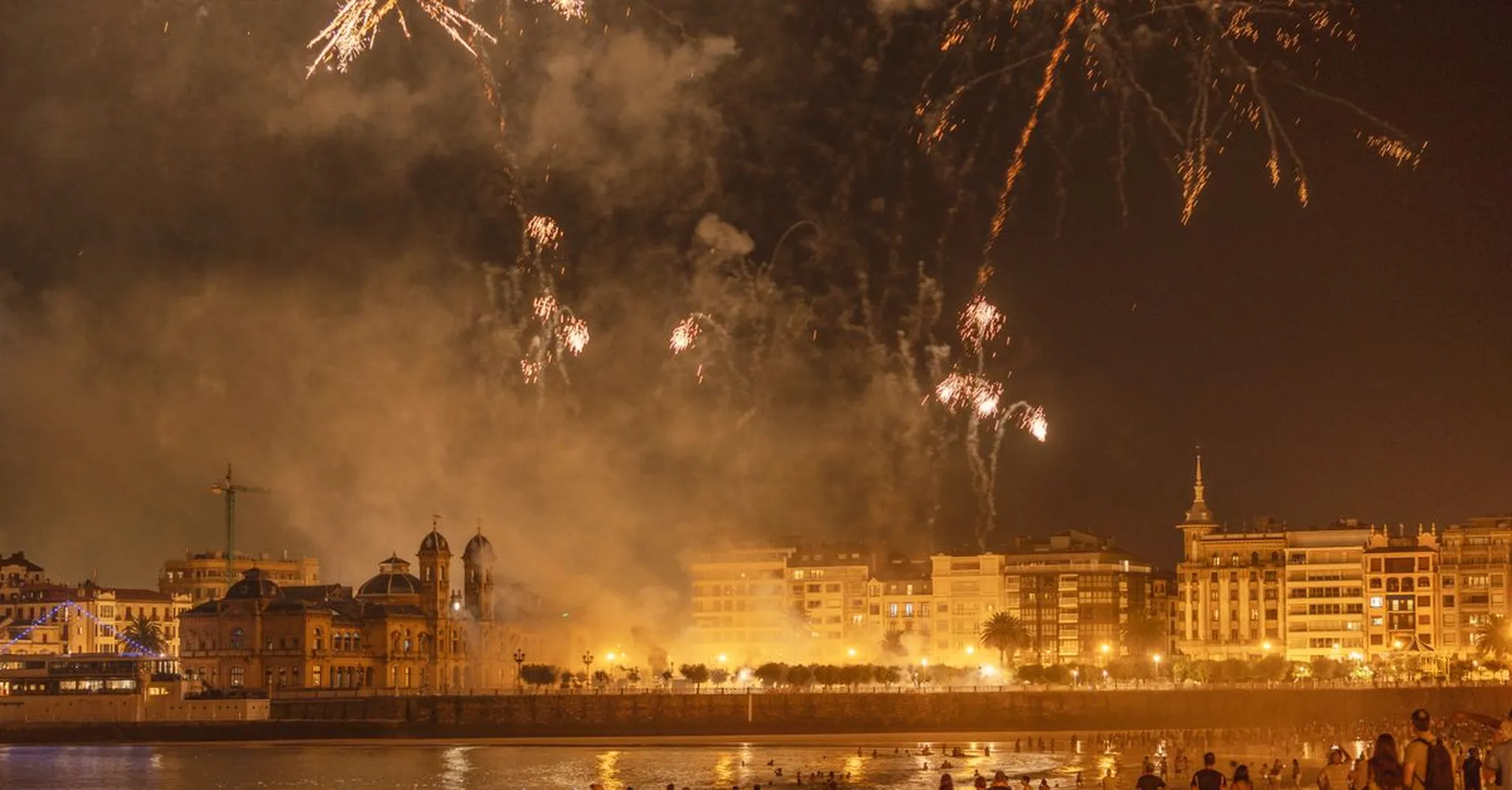 Yarmouth Seaside Festival 2026: Indigenous Peoples' Day Weekend Parade, Fireworks & Stays