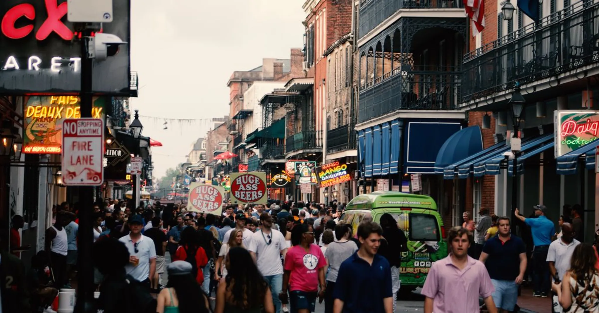 Uptown New Orleans vs. French Quarter: Which Neighborhood Should You Stay In?