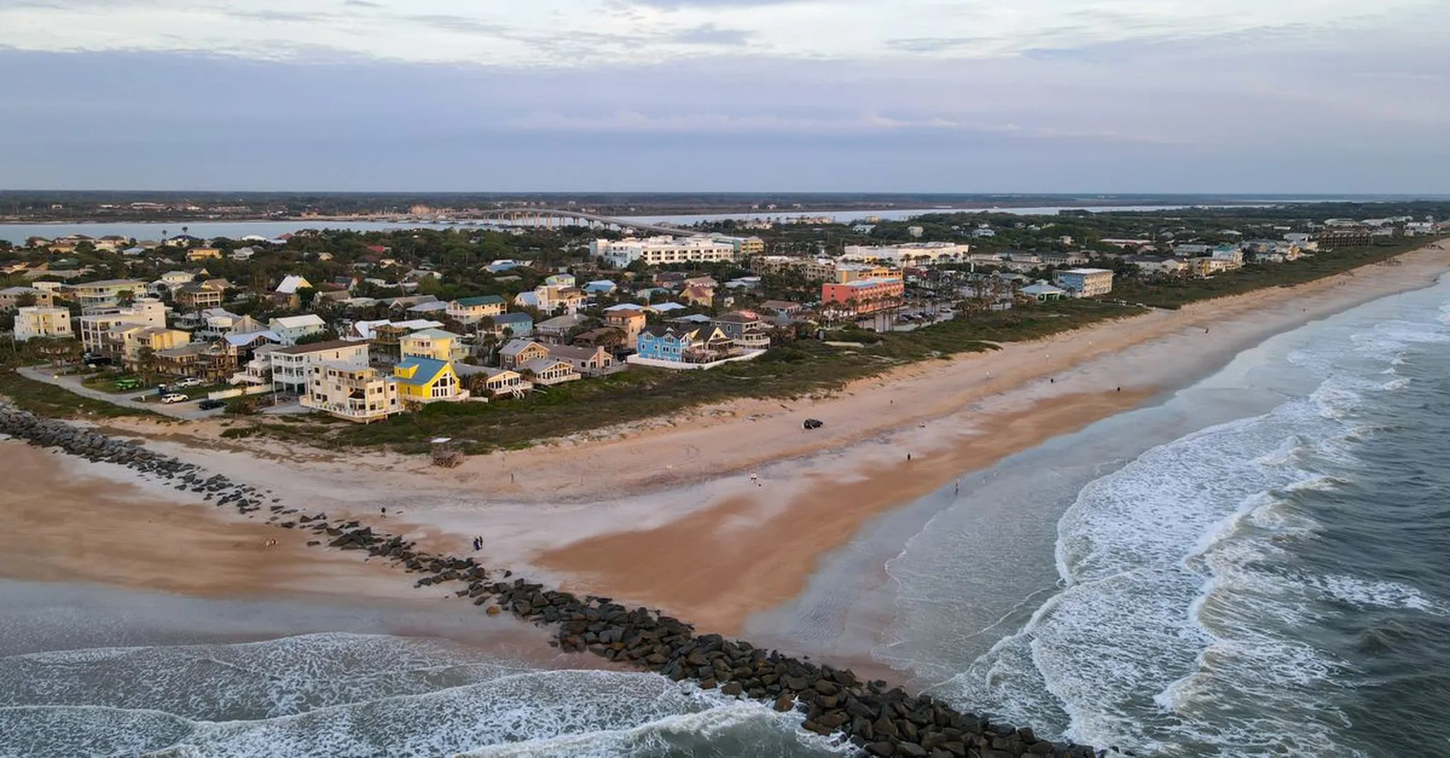 Canova Beach Park vs. Pelican Beach Park: Which Satellite Beach Spot Is Better?
