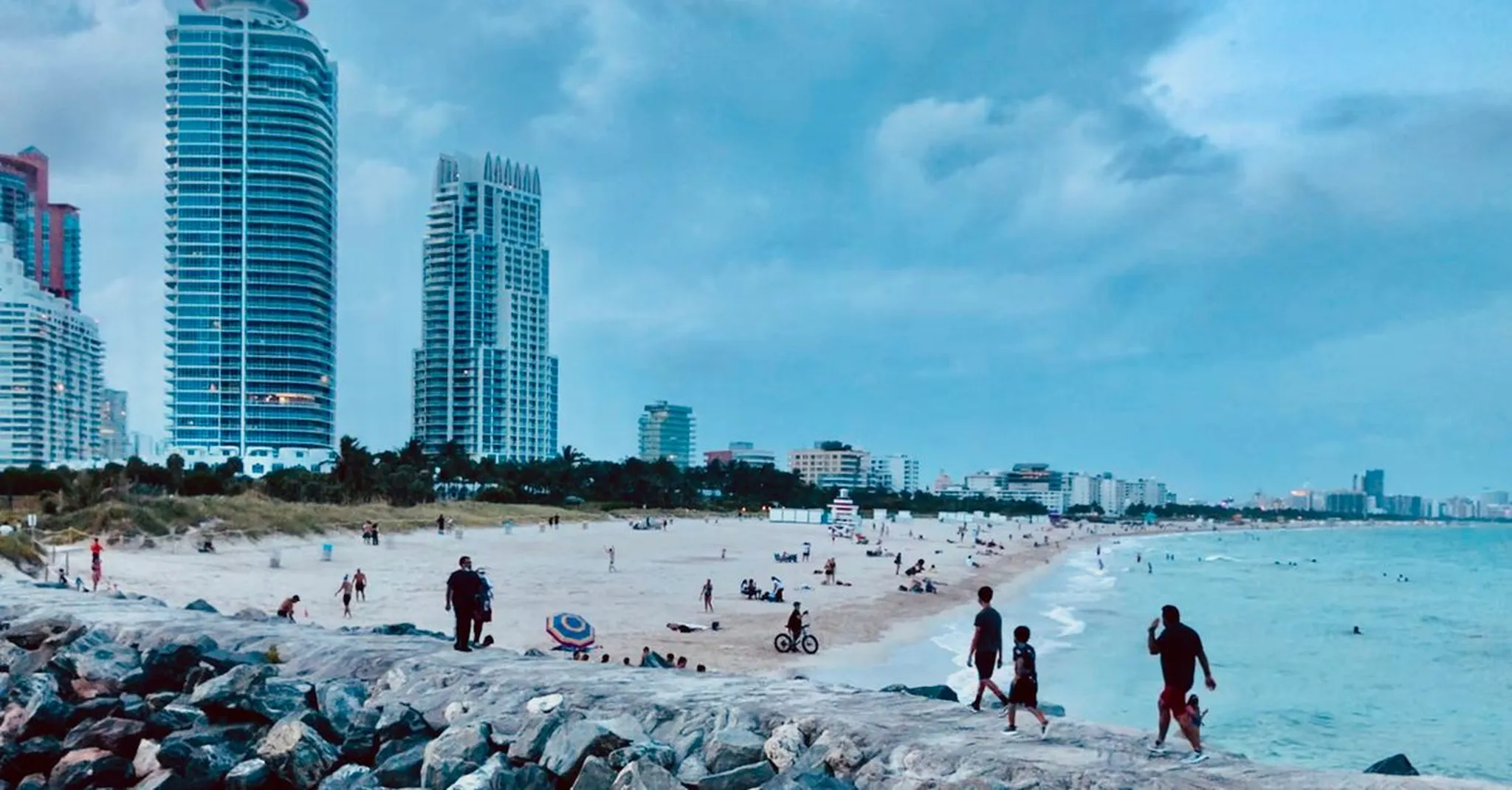 Miami Beach vs Downtown Miami Where to Stay: A Family Guide
