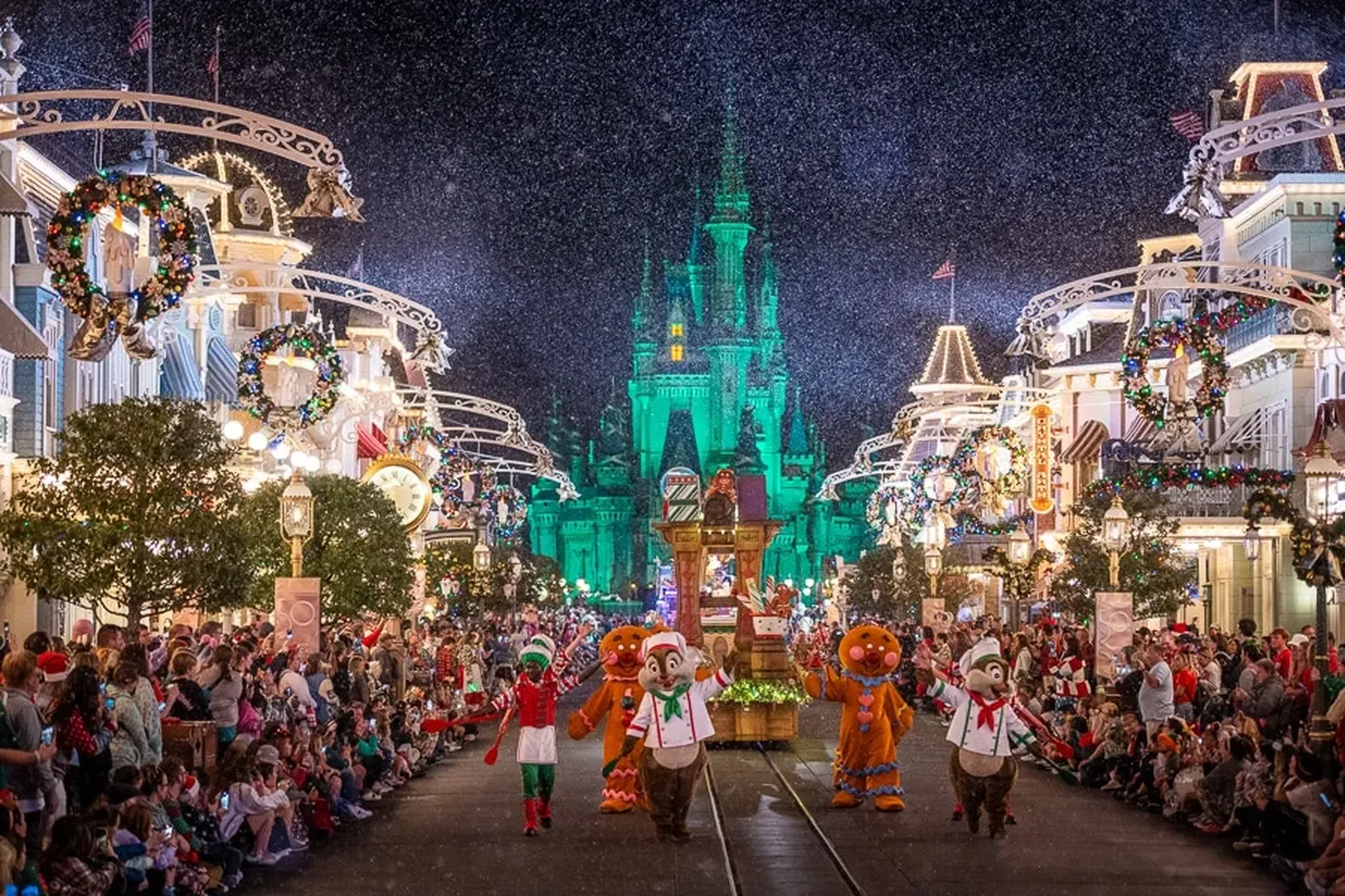 Ultimate Guide: Christmas 2024 at Disney World - Where to Stay and What's New