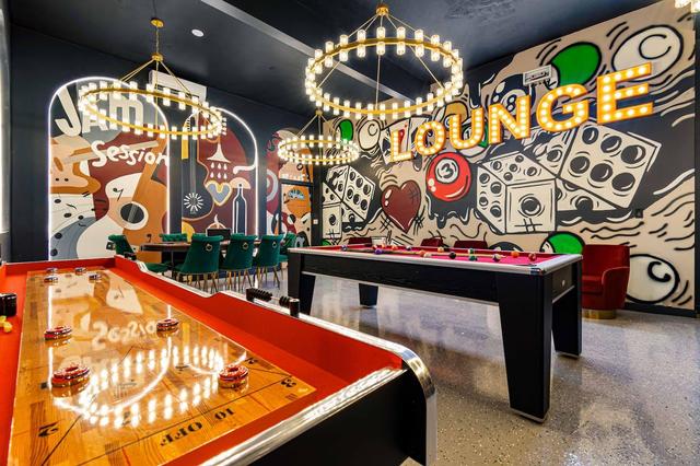 Hot Tub + Game Lounge by 5 Seasons Homestays