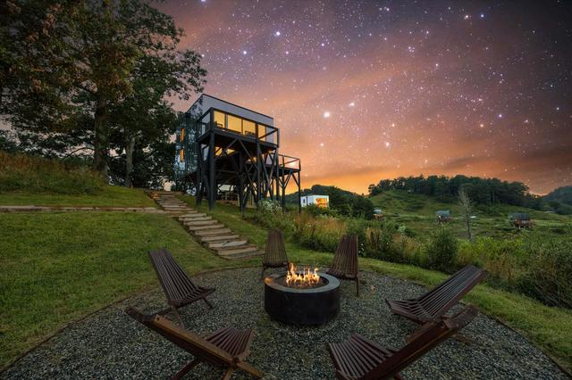 3BR Cabin 5 |Hot Tub + Pizza Oven +Fire Pit +Views