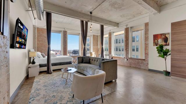 Walk to Convention Center 3BR | Pool + Valet