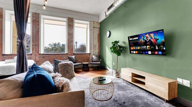 Downtown Dallas Loft • Pool, Breakfast & Valet
