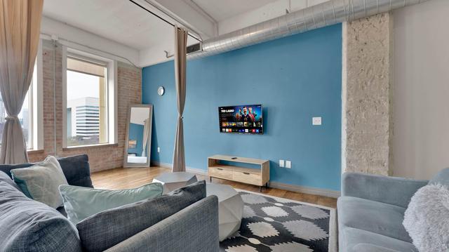 Downtown Loft • Free Breakfast + Valet • Sleeps 8