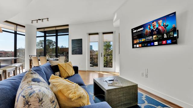 Uptown Dallas 3BR | Rooftop, Pool, Gym & Parking