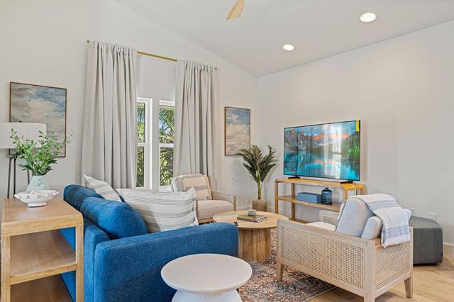 Stylish 1-Bedroom Condo Near Beach