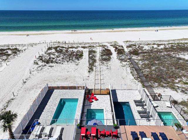 Paradise Pier – Beach Front, Pool, Hot Tub!