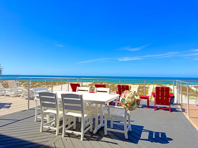 Paradise Pier – Beach Front, Pool, Hot Tub!