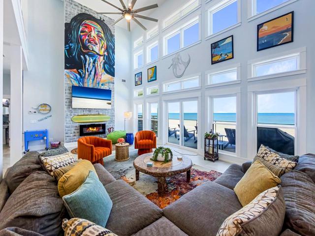 Mermaid Lodge | Gulf-Front with Amazing Veiws | Steps to the Beach