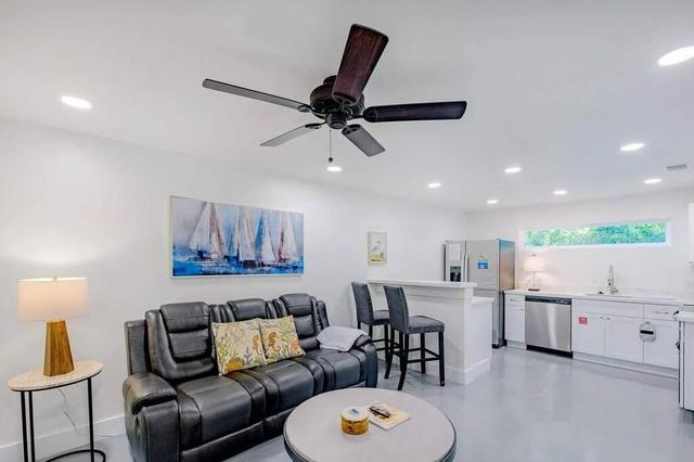 Renovated 2BR/1BA Duplex Near Downtown Biloxi