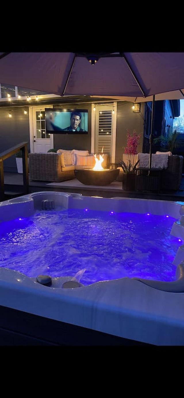 HotTub-PingPong-Hoops! Best 3 Bedrm Downtown CDA