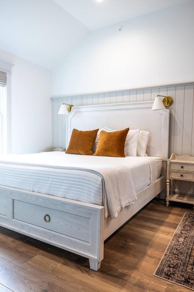 08 Flagler Room / Downtown w/ King & Kitchen