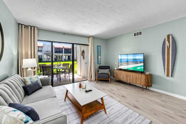 Dans Florida Condos Sea Scape at Runaway Bay