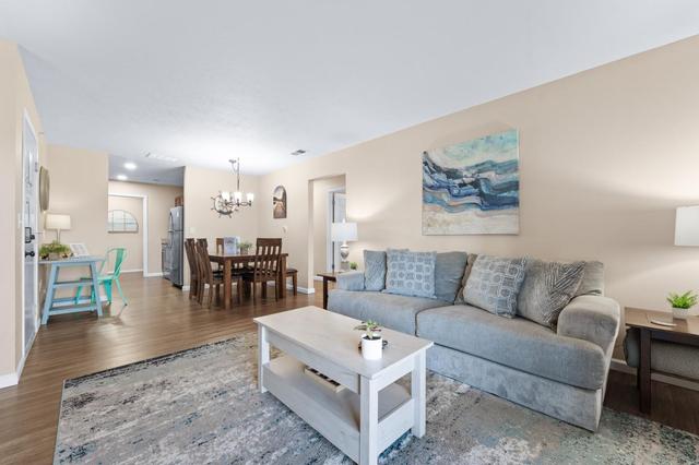 3 Bedroom close to the Strip