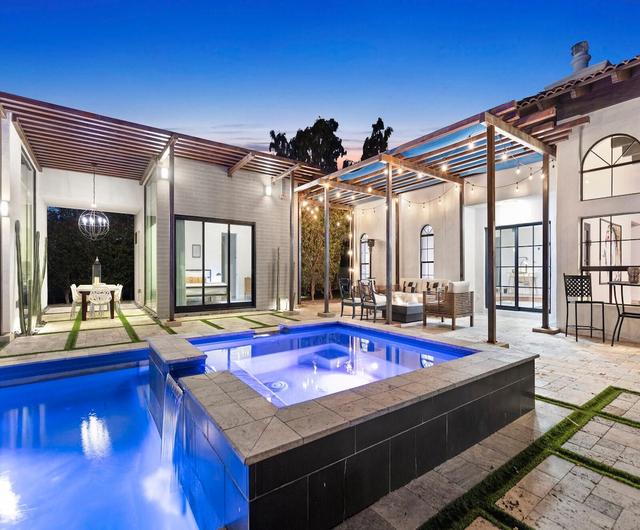 Retreat w/heated pool & hot tub near Camelback