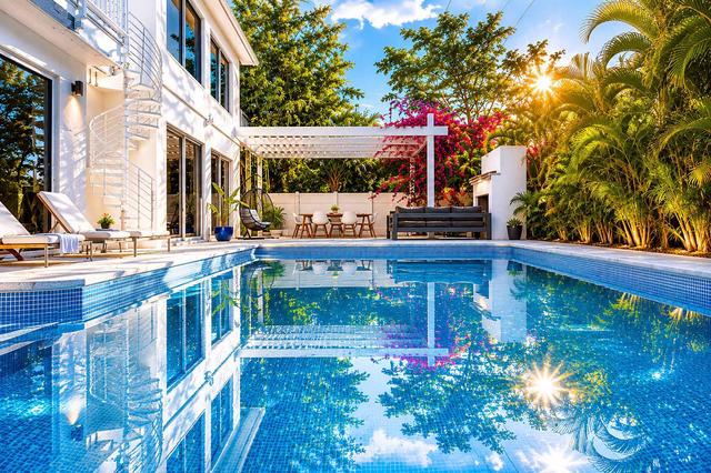 LUX Beach Villa I By Hotel Home Stays