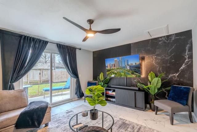 Chic & Cozy 4BR Retreat, Downtown, TX