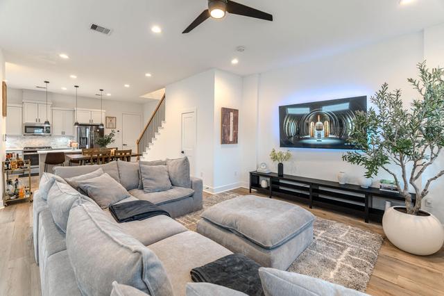 Modern 3BR Houston Stay, Sleeps 6, Close to DT