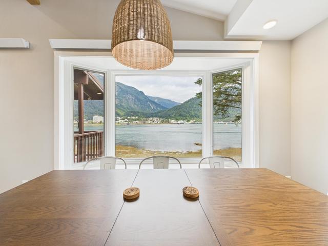 Group Getaway: Oceanfront w/ Private Rocky Beach