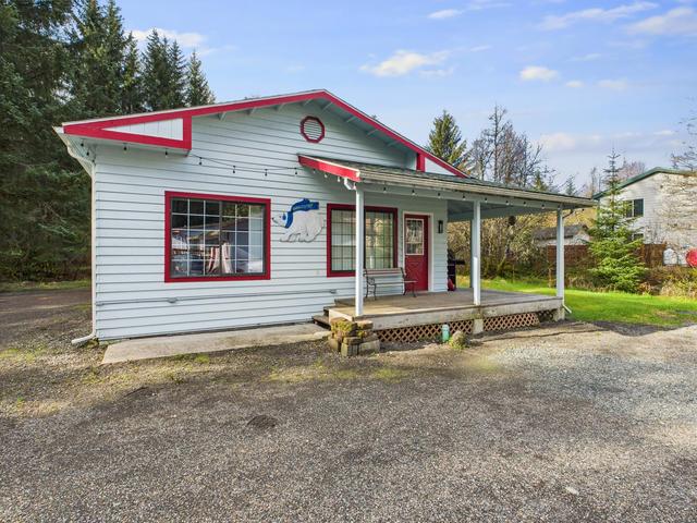Quirky Cottage with Direct Trail Access
