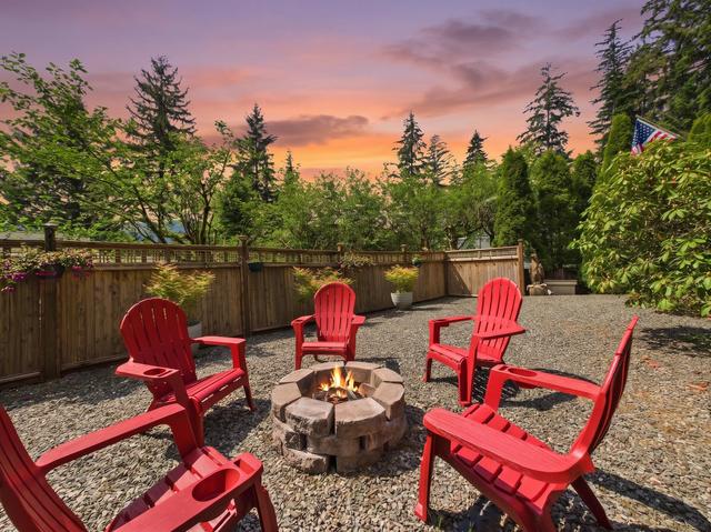 Treetop Retreat w/ Fire Pit