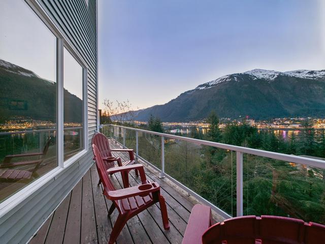 Juneau Escape | Ocean Views, Deck & Soaking Tub