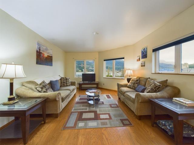 Downtown 2 Bedroom Apt w/ Ocean Views